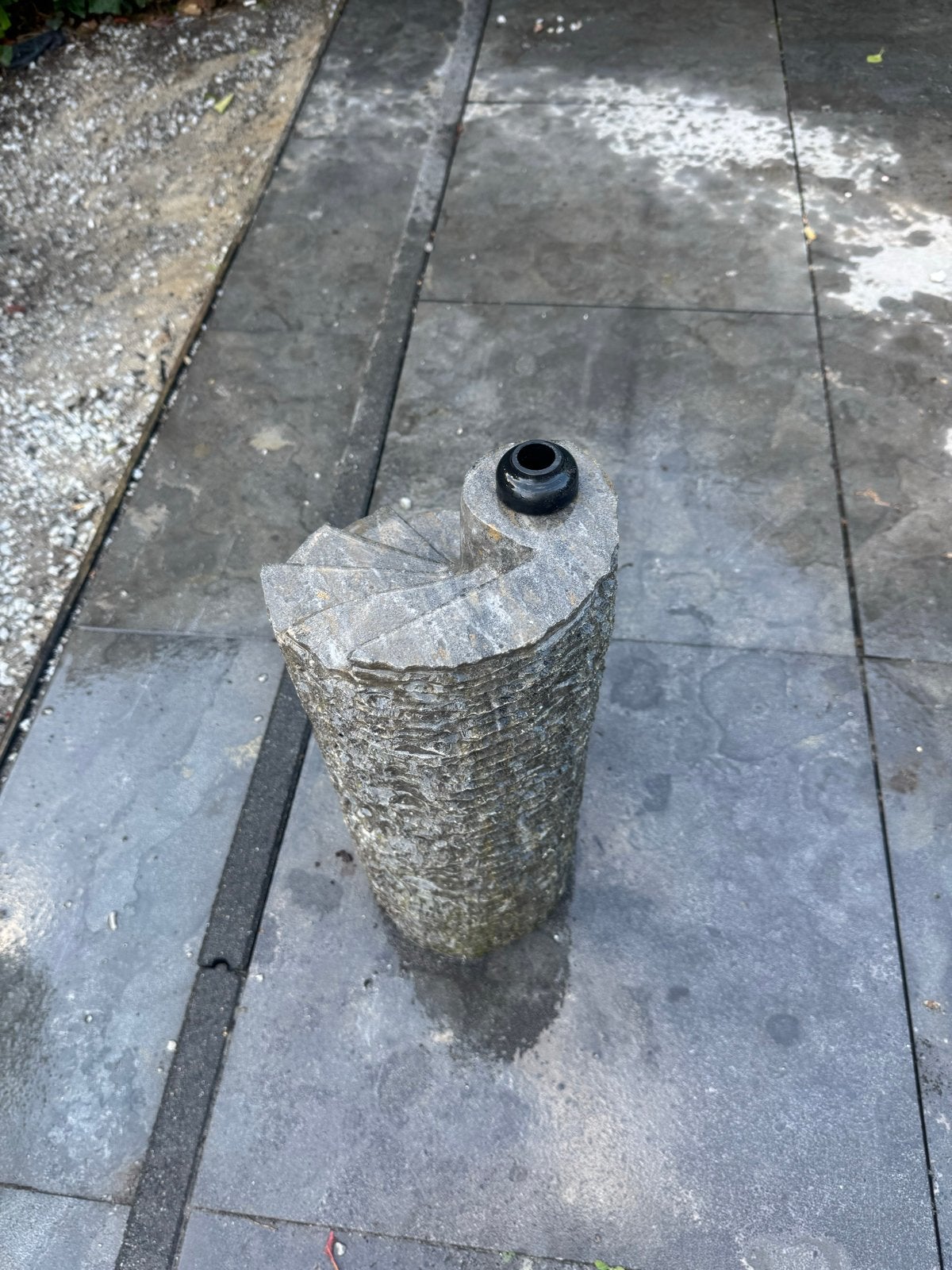 Prachtig natuursteen waterornament voor tuin of terras, Ophalen, Zo goed als nieuw