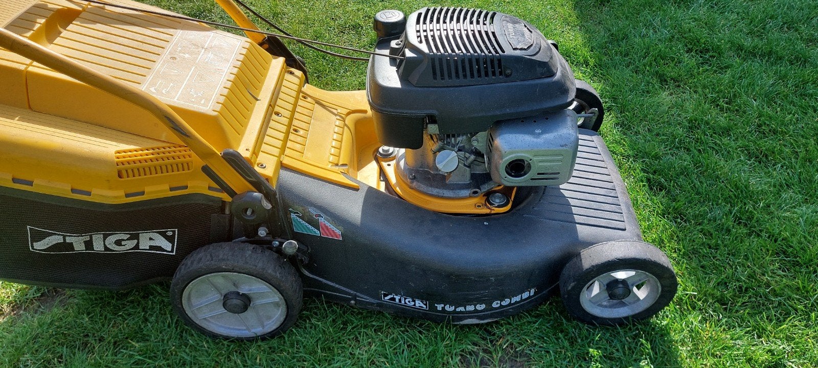 Foto 3 van Stiga Turbo Pro 55 S Combi Benzine Grasmaaier