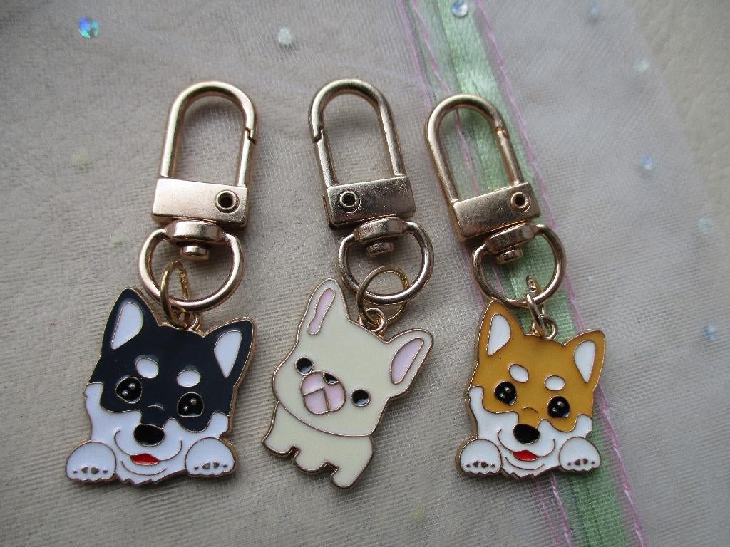 4077/ mooie DQ honden sleutelhangers, Ophalen of Verzenden, Nieuw, Hanger