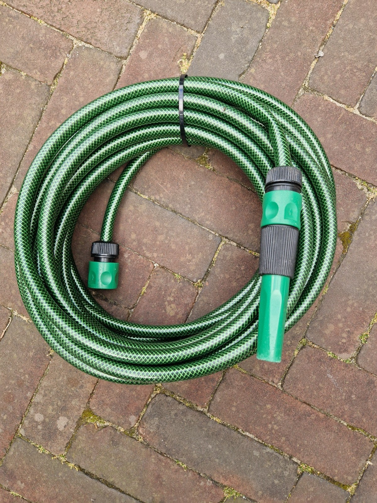 Tuinslang 15m met koppelingen - Groen, Tuin en Terras, Tuinslangen, Ophalen of Verzenden, Zo goed als nieuw, Tuinslang