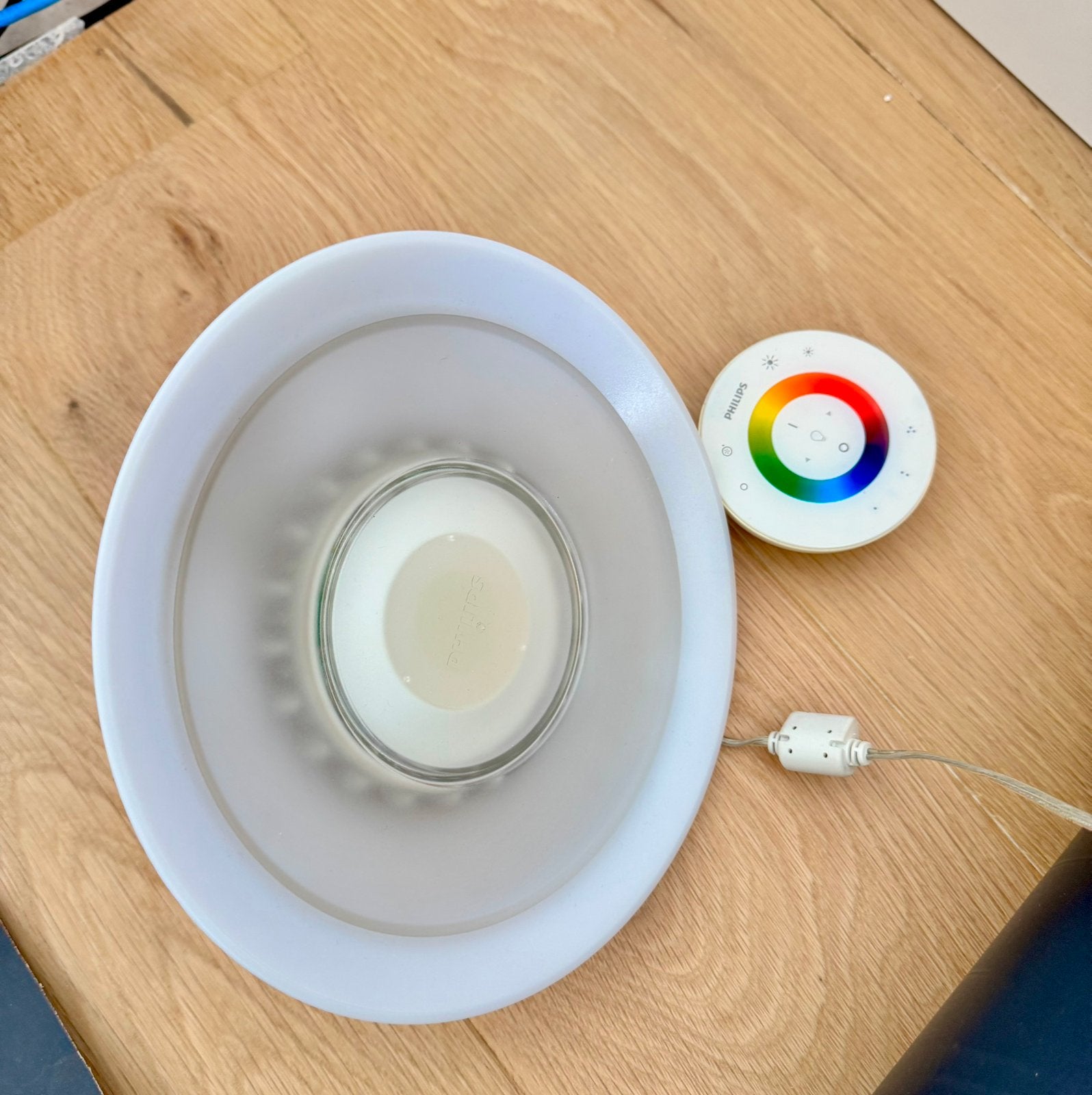 2xPhilips Hue LivingColors Conic (Gen 2) + afstandsbediening, Kunststof, Overige fittingen, Ophalen of Verzenden, Zo goed als nieuw