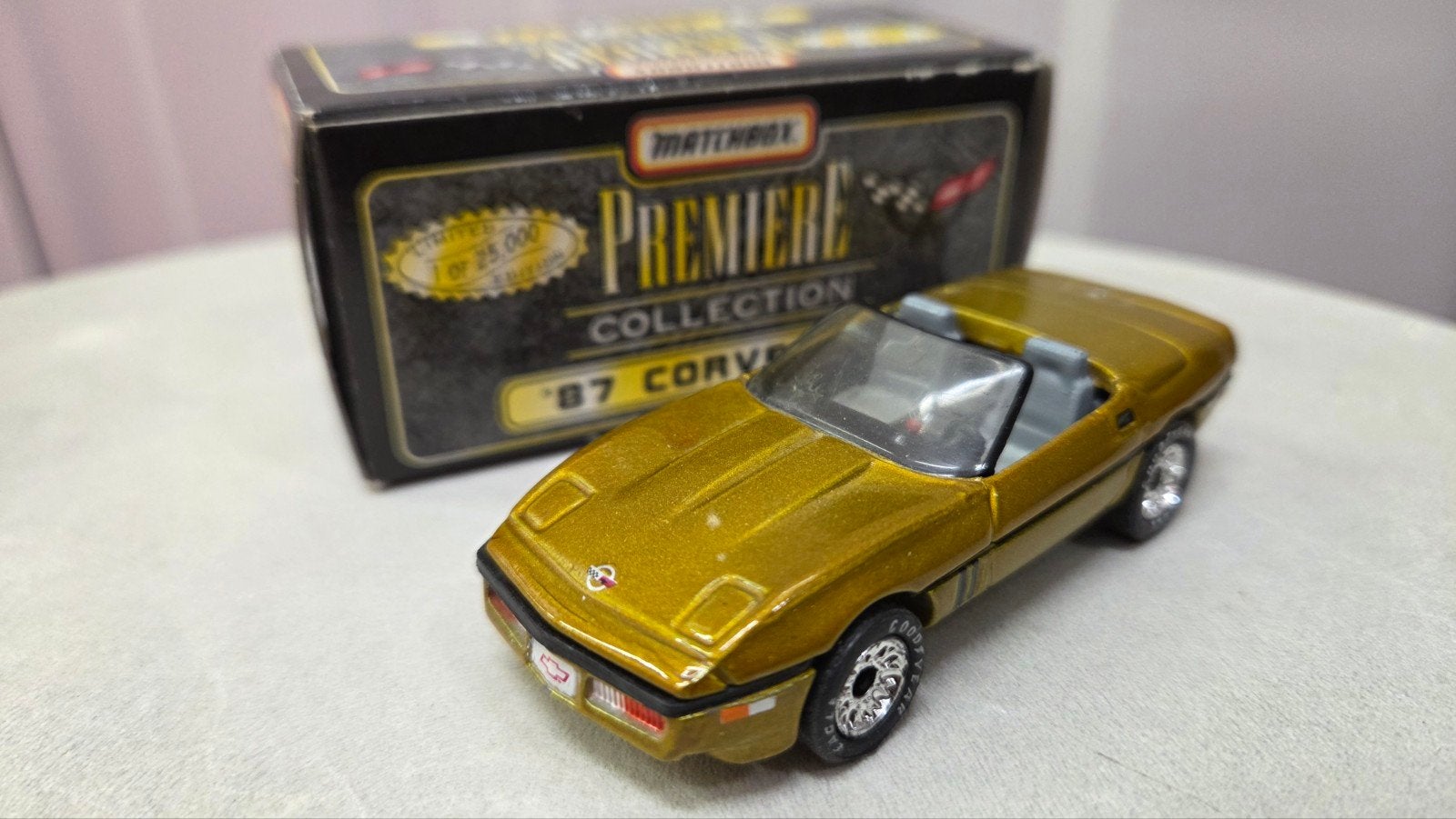 Matchbox Premiere Collection '87 Corvette Goud, Ophalen of Verzenden, Zo goed als nieuw, Auto