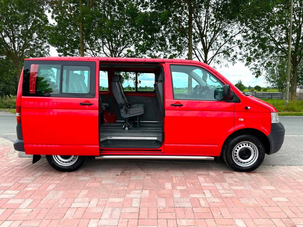 Volkswagen Transporter Kombi 2.5 TDI AUTOMAAT 174 PK! 7 PERS, Stof, Gebruikt, Overige carrosserieën, Bedrijf