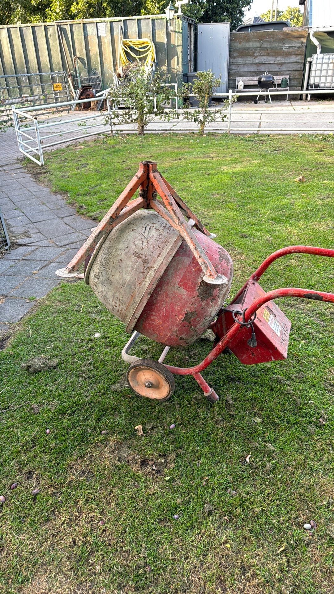 Betonmolen, Doe-het-zelf en Verbouw, Betonmolens, Ophalen, Zo goed als nieuw