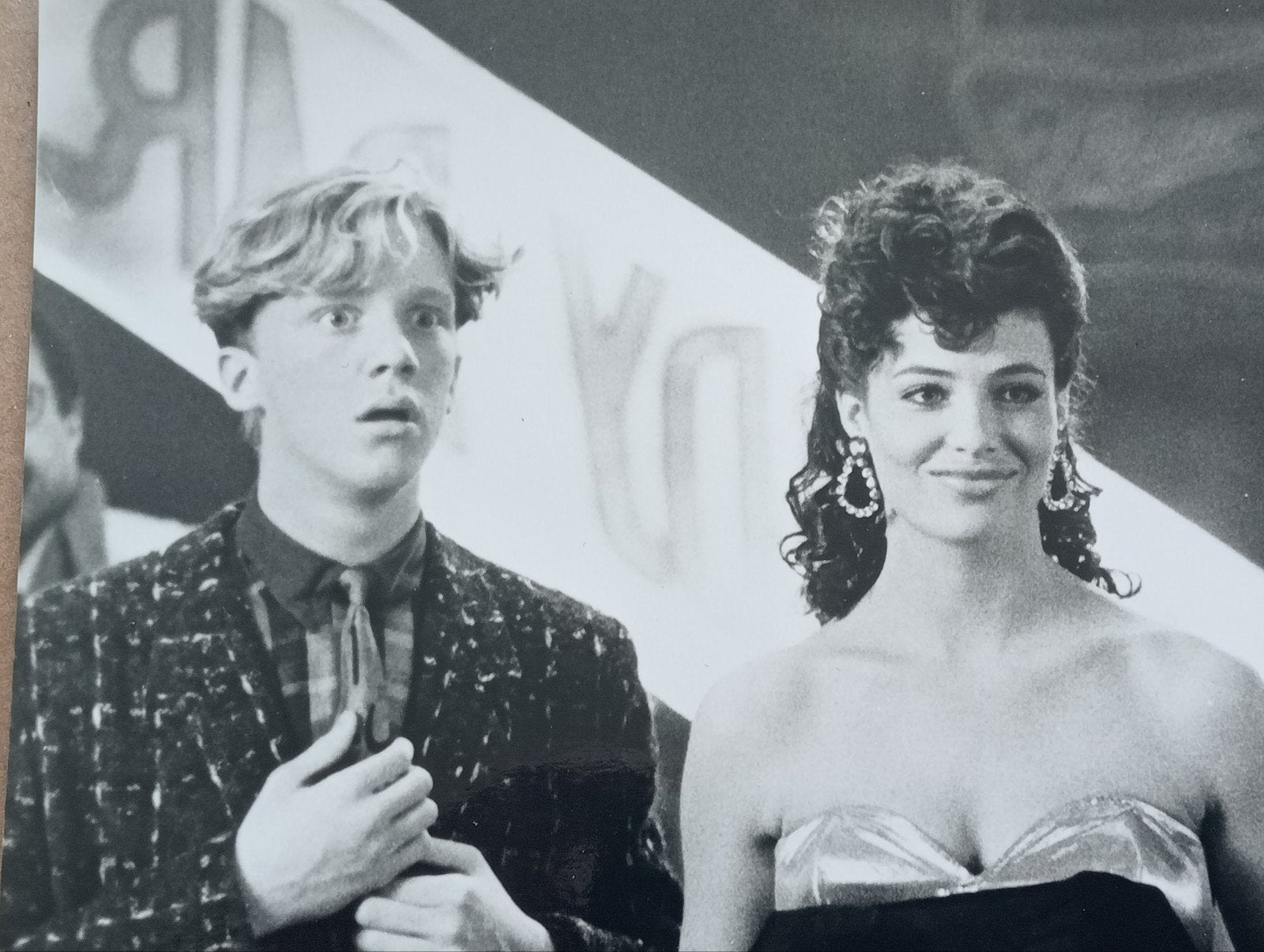 Filmfoto jaren 80 Weird Science - 18 x 24 cm, ., Ophalen of Verzenden, Zo goed als nieuw, .