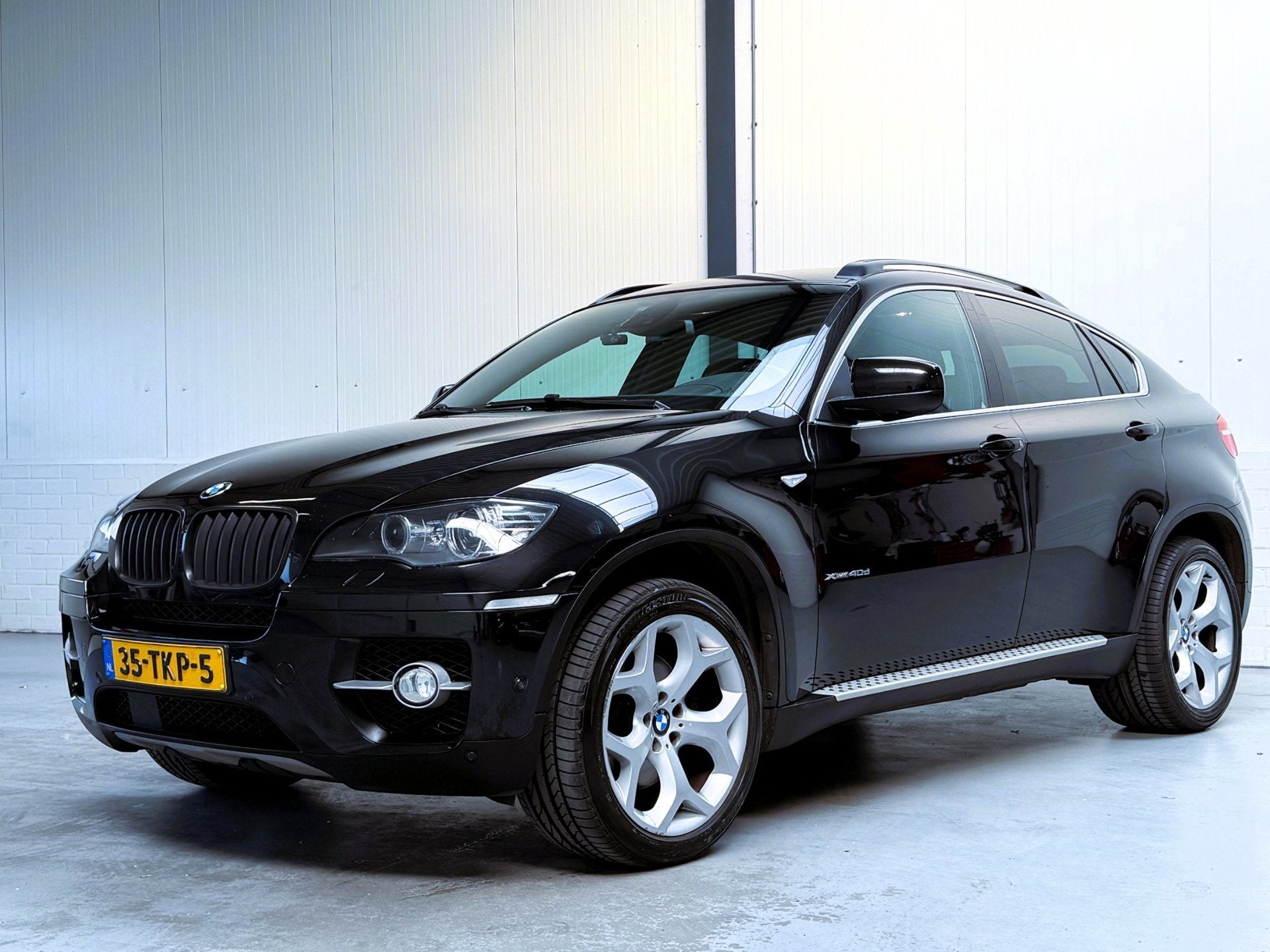BMW X6 XDrive40d High Executive|Org NL|360 Camera|Trekhaak, Auto's, Euro 5, Gebruikt, Zwart, 2993 cc