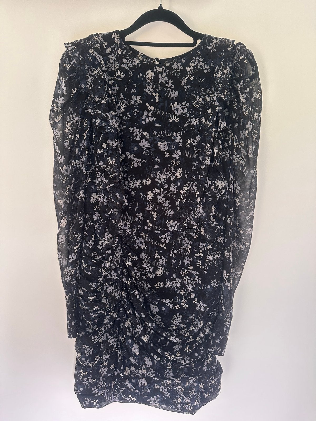 Nikkie jurkje maat 34 met ruffles en doorschijnende mouwen, Zwart, Ophalen of Verzenden, Maat 34 (XS) of kleiner, Gedragen