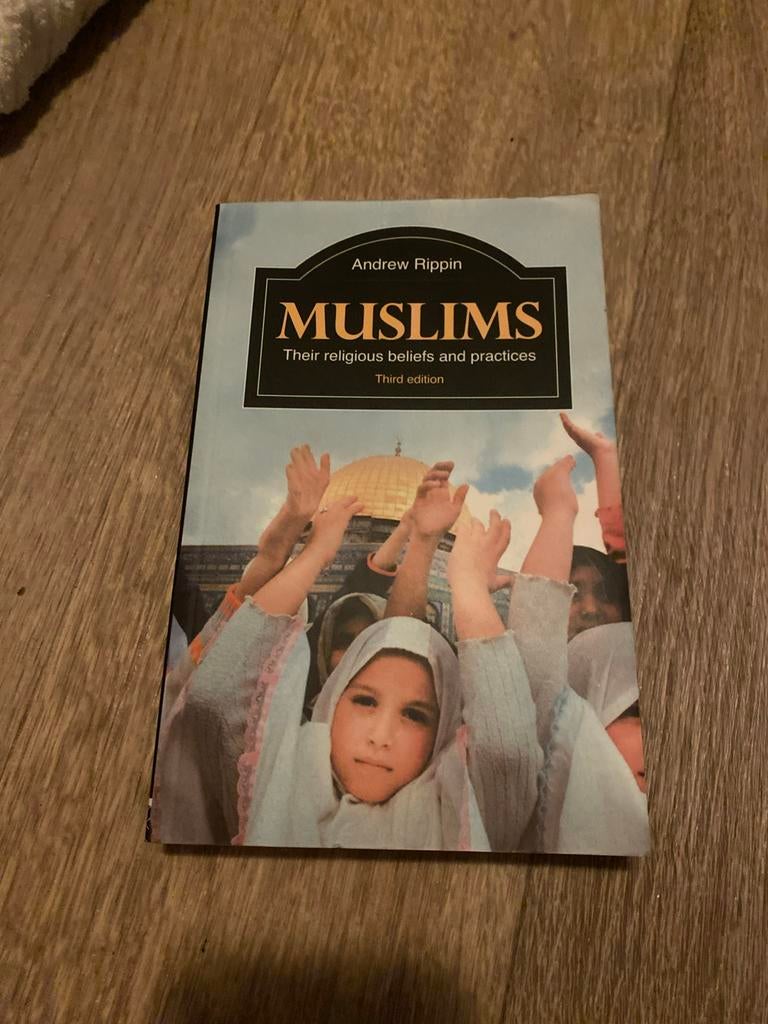 Muslims: Their religious beliefs and practices, Ophalen of Verzenden, Gelezen, Islam
