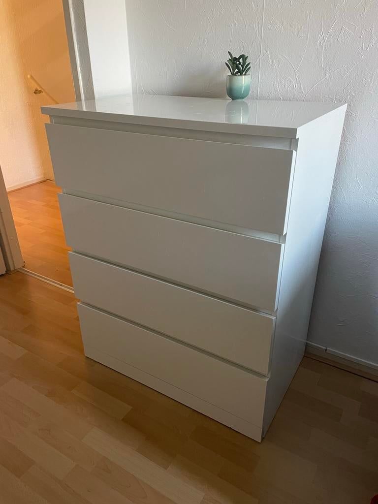 Witte ladekast met 4 laden - prima staat, Huis en Inrichting, Ophalen, 100 tot 150 cm, 50 tot 100 cm, Zo goed als nieuw