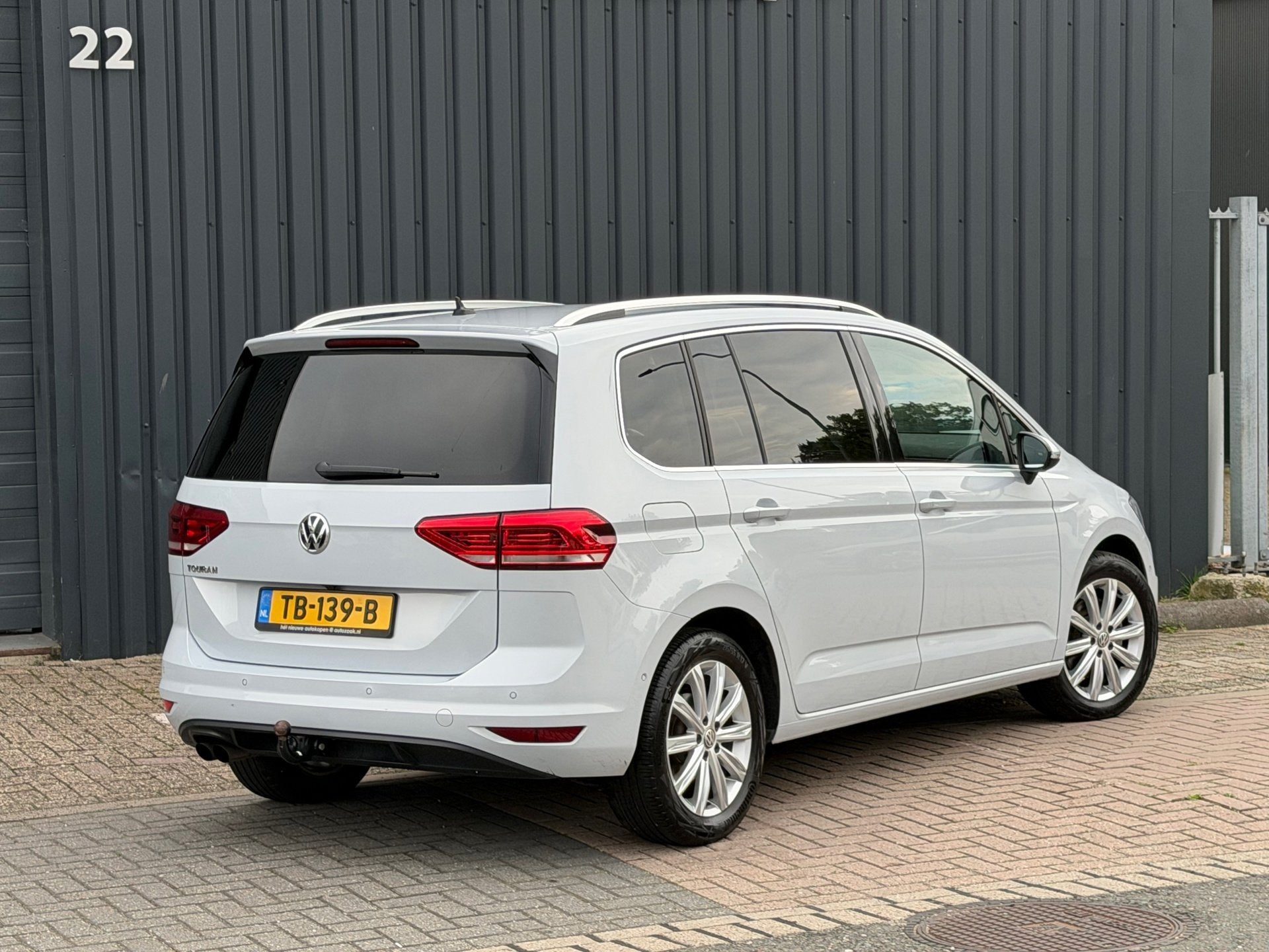 Volkswagen Touran 1.4 TSI Highline Edition R|Cam|Navi|Trekha, Auto's, Dealer onderhouden, Gebruikt, Euro 6, 4 cilinders