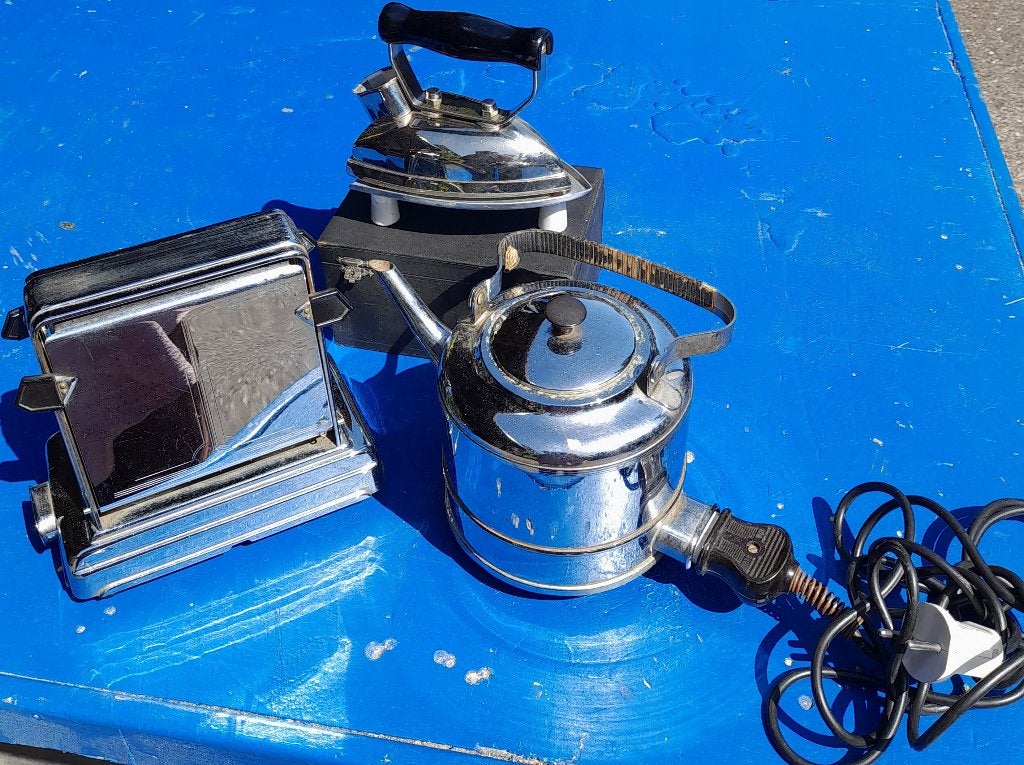 Waterkoker, broodrooster en strijkbout, Ophalen of Verzenden