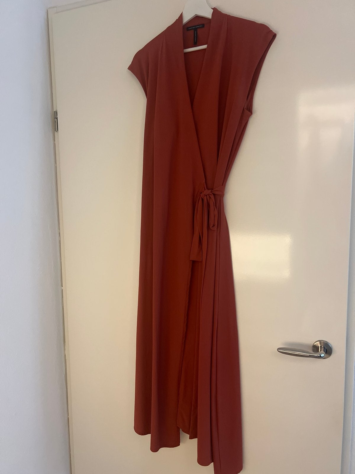 Sarah Pacini wikkeljurk, maat M, roestbruin, Kleding | Dames, Jurken, Maat 38/40 (M), Oranje, Ophalen of Verzenden, Zo goed als nieuw