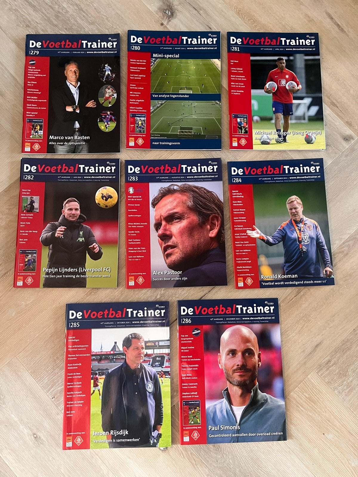 Vakblad de Voetbaltrainer jaargang 2024 - Vol oefenstof, Ophalen of Verzenden, Gelezen, Sport en Vrije tijd