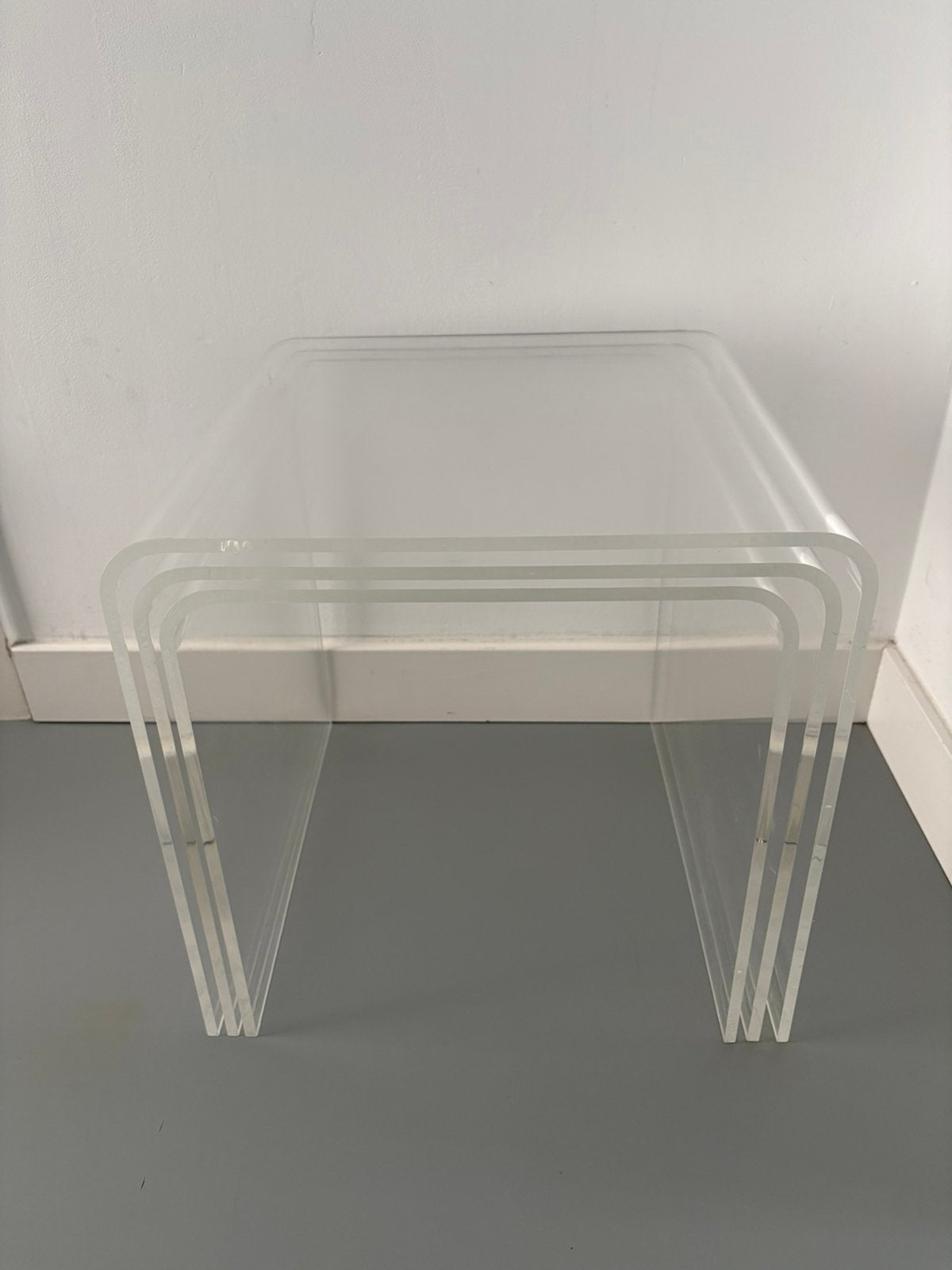 Vintage plexiglas nesting tables, Minder dan 45 cm, Gebruikt, Ophalen of Verzenden, Rechthoekig