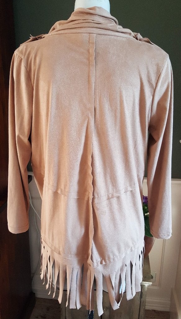 Mooie suede look wikkel cape ibiza S 36, Verzenden, Zo goed als nieuw, Maat 36 (S), Beige