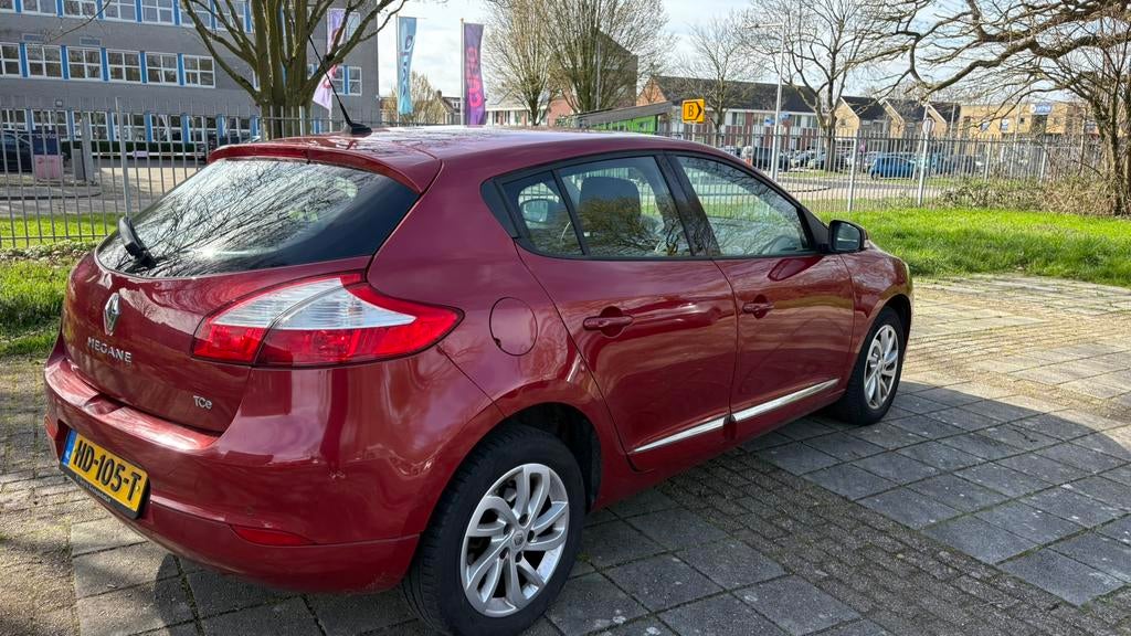Mégane 1.2 TCE 85KW Energy HB 2014 Rood Navi, Auto's, Renault, Voorwielaandrijving, 4 cilinders, Bedrijf, Geïmporteerd