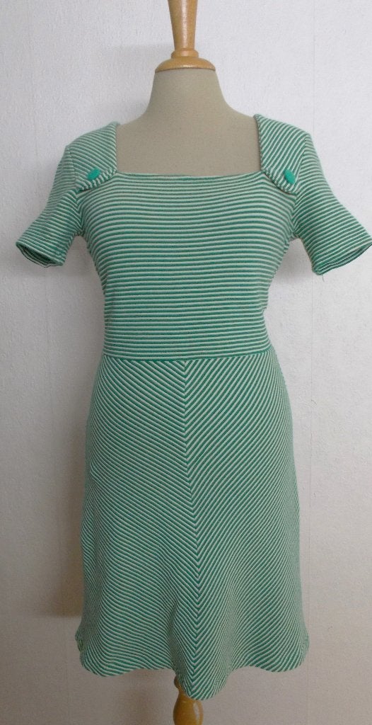 Groen/beige jurkje van Who's that Girl! M, Maat 38/40 (M), Verzenden, Zo goed als nieuw, Knielengte