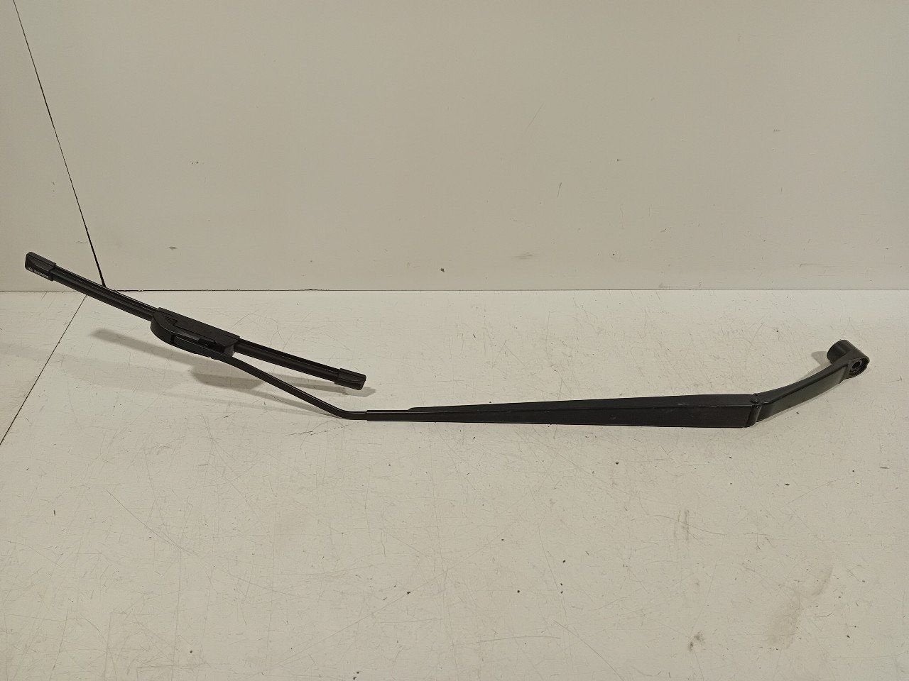 Ruitenwisserarm rechts voor Nissan Micra, Auto-onderdelen, Onderdelen@venauto.nl, Van der Ven Autorecycling B.V., Gebruikt, Ettenseweg 76, 4706 PB Roosendaal, The Netherlands