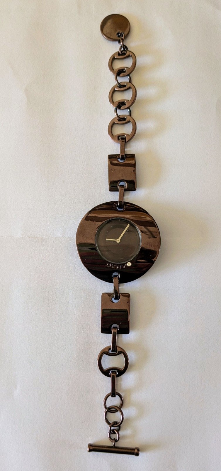 DKNY bruin dameshorloge met strass, Sieraden, Tassen en Uiterlijk, Horloges | Dames, Overige materialen, DKNY, Polshorloge, Overige materialen