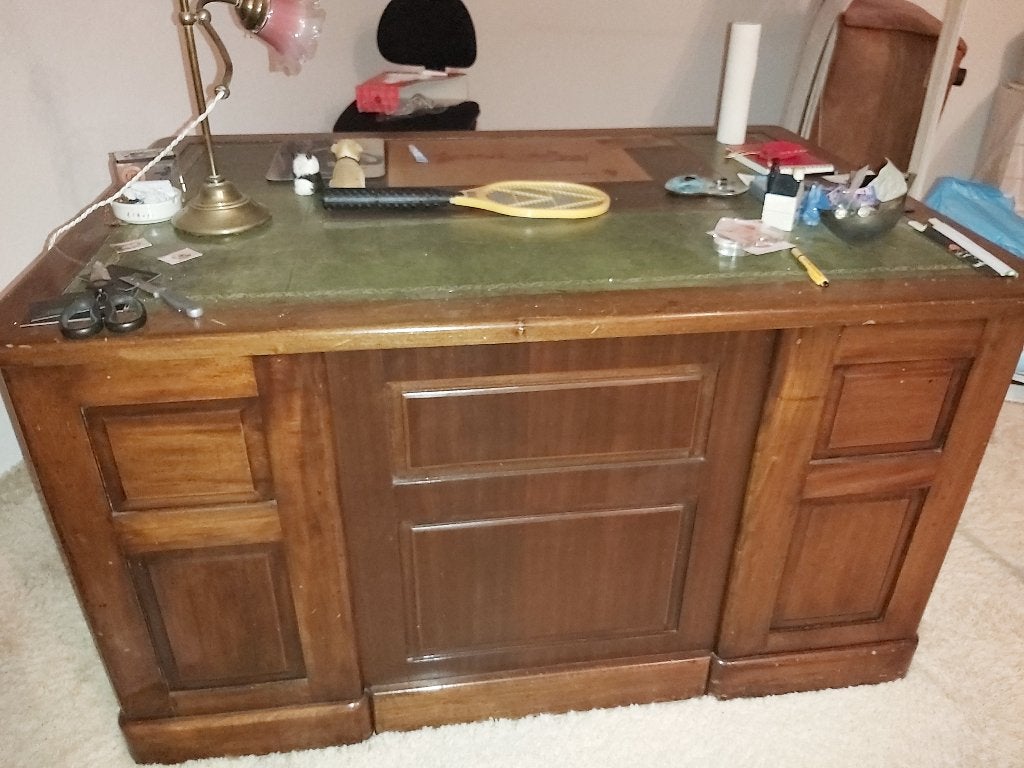 Edwardian Walnut Desk, 1890s, Ophalen