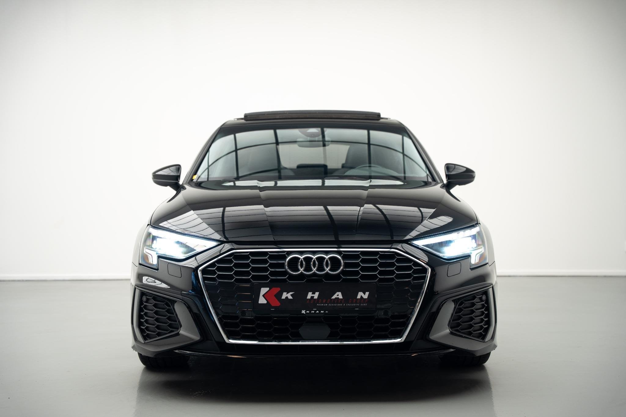 Audi A3 Sportback 30 TFSI S edition |Pano|Leder|Lane Assist|, Auto's, Audi, Gebruikt, Leder en Stof, Bedrijf, 19 km/l