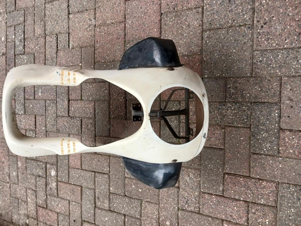 Zundapp kuip voor ks 50  517 zeer zeldzaam voor ronde koplam, Ophalen, Koplamp