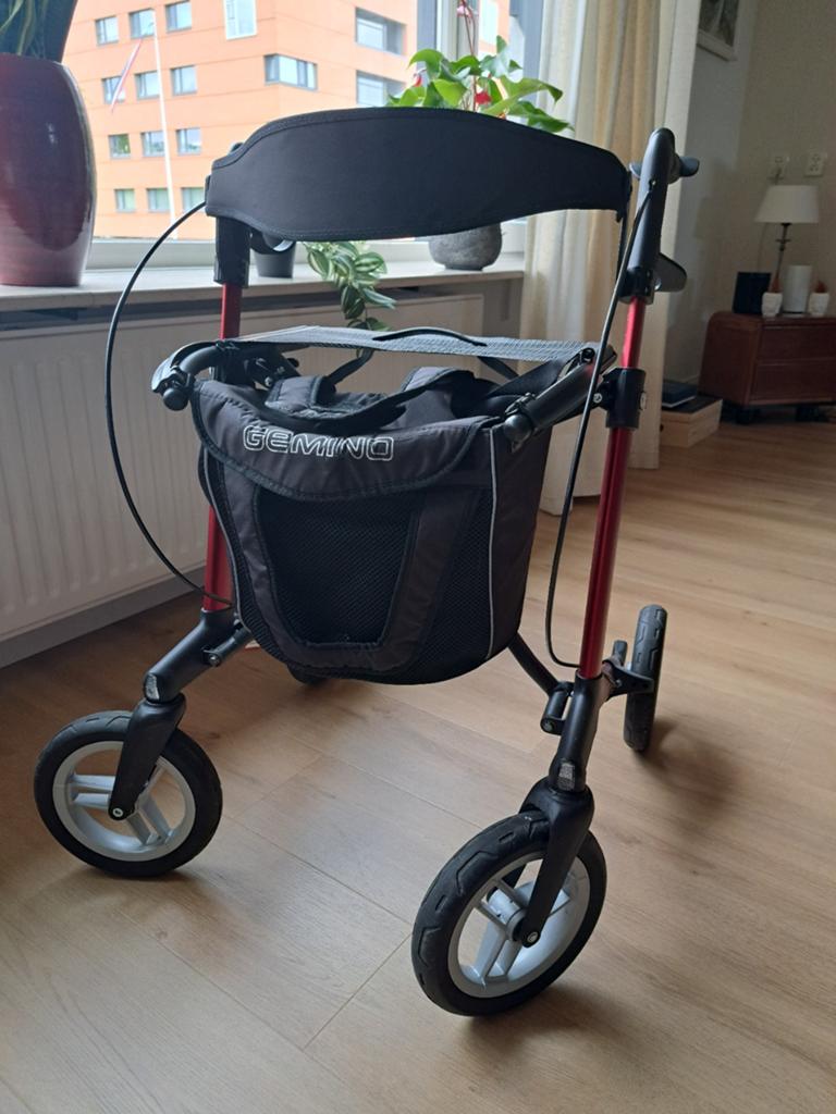 Rollator Gemoni 30 rood als nieuw!, Ophalen, Lichtgewicht, Zo goed als nieuw