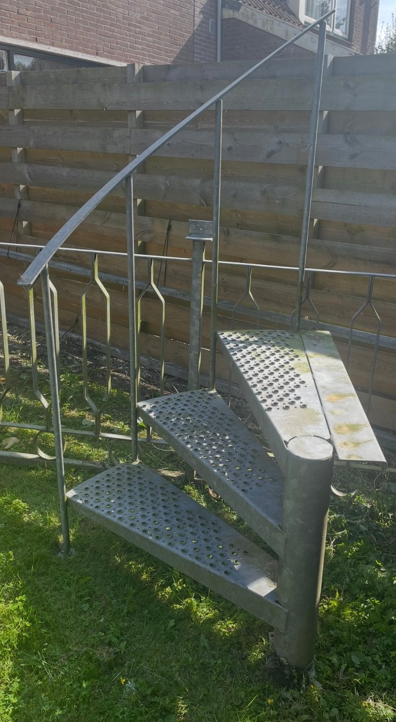 Verzinkte steigertrap met leuning, Ophalen, Gebruikt, Trap, Minder dan 2 meter
