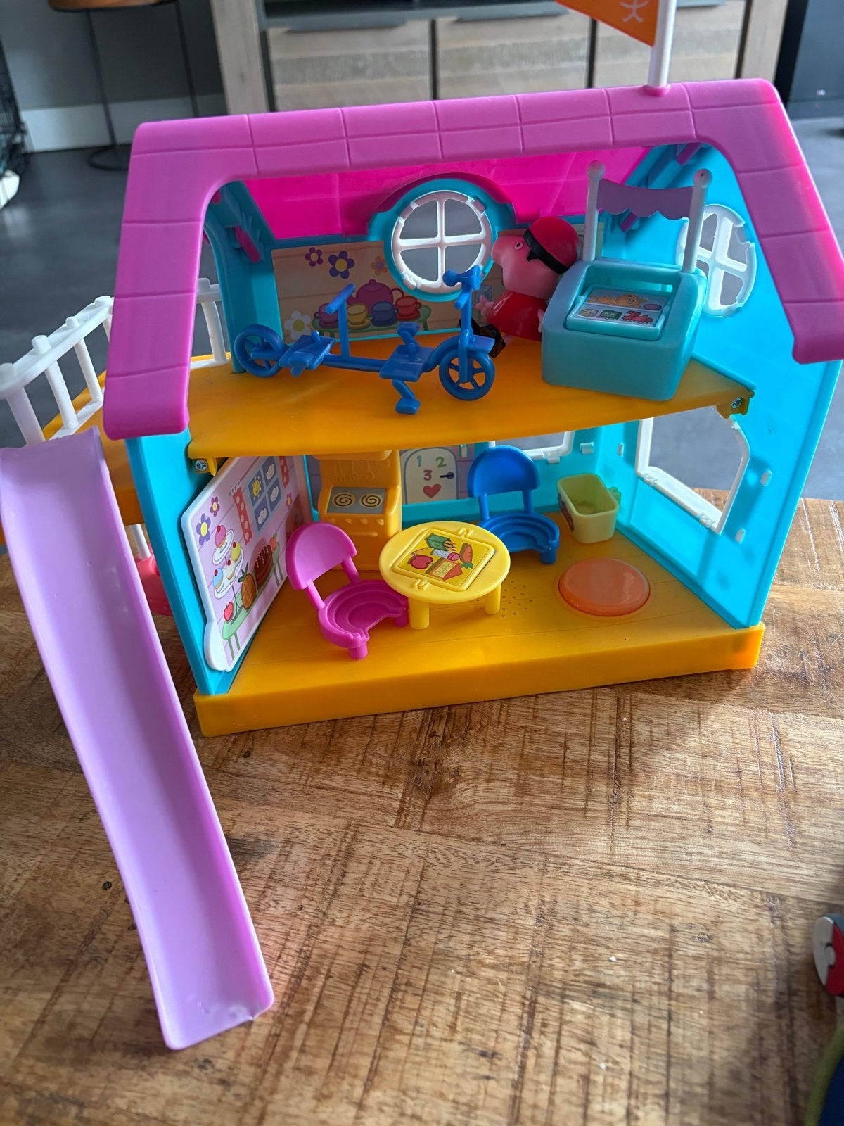 Peppa Pig Speelhuis met glijbaan en accessoires, Ophalen, Gebruikt, Jongen of Meisje