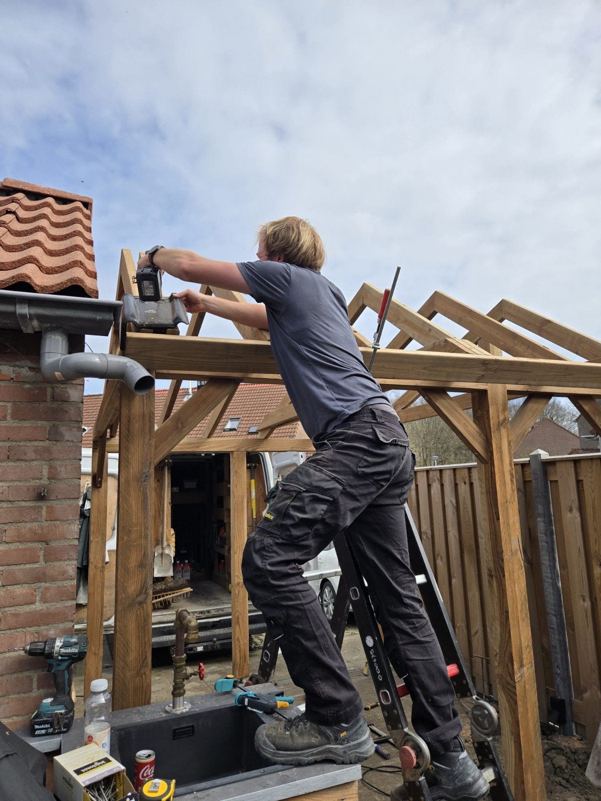 Foto 12 van Tuinaanleg & Bestrating | Schutting en vlonders