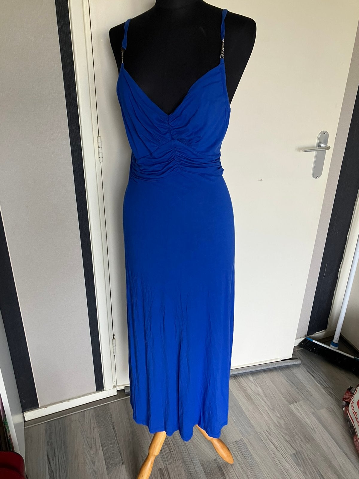 Prachtige lange merk jurk Madeleine maat S super koopje, Ophalen of Verzenden, Zo goed als nieuw, Blauw