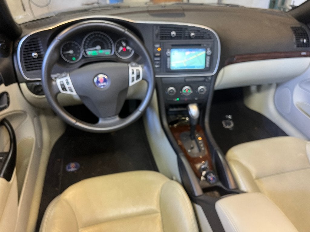 Saab cabriolet 2,0 turbo automaat 2011 Grijs, leer, Auto's, Automaat, Beige, Cabriolet, 4 stoelen
