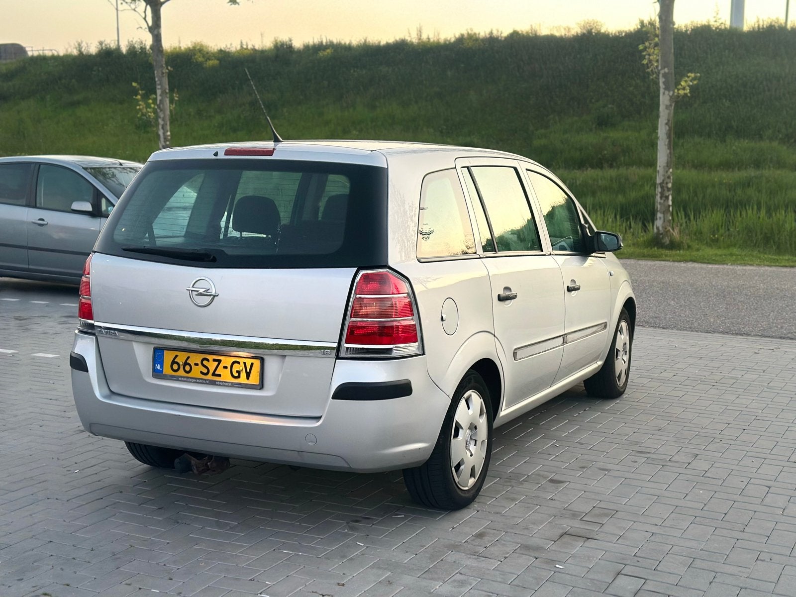Opel Zafira 1.8 2006 Grijs, Ophalen, Opel