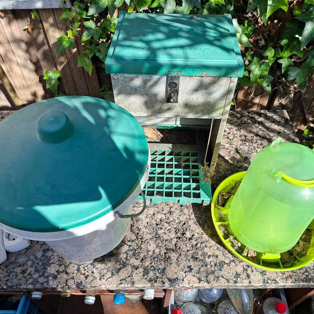 kippen gevogelte water voer ... bij verkoop schoongemaakt, Dieren en Toebehoren, Pluimvee | Toebehoren, Ophalen, Drinken en Voederen