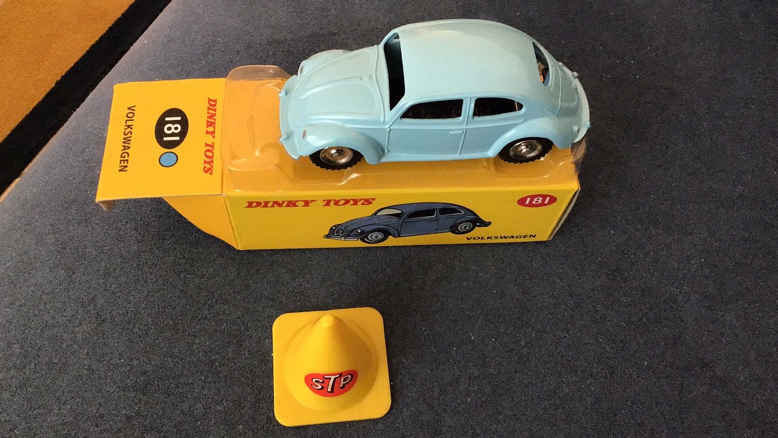 DINKY TOYS VOLKSWAGEN KEVER OVAAL+ S T P PILON= VEILIGHEID, Ophalen of Verzenden, Nieuw, Auto, Dinky Toys