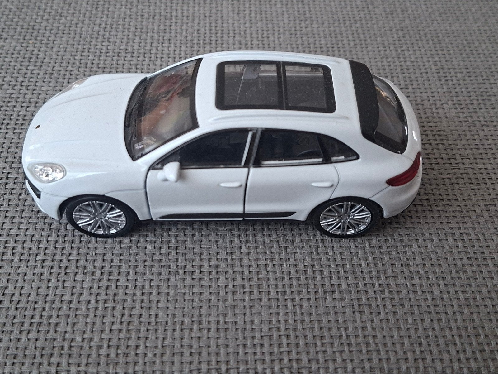 Porsche Macan turbo meerdere kleuren Welly, Ophalen of Verzenden, Nieuw, Auto, Overige merken