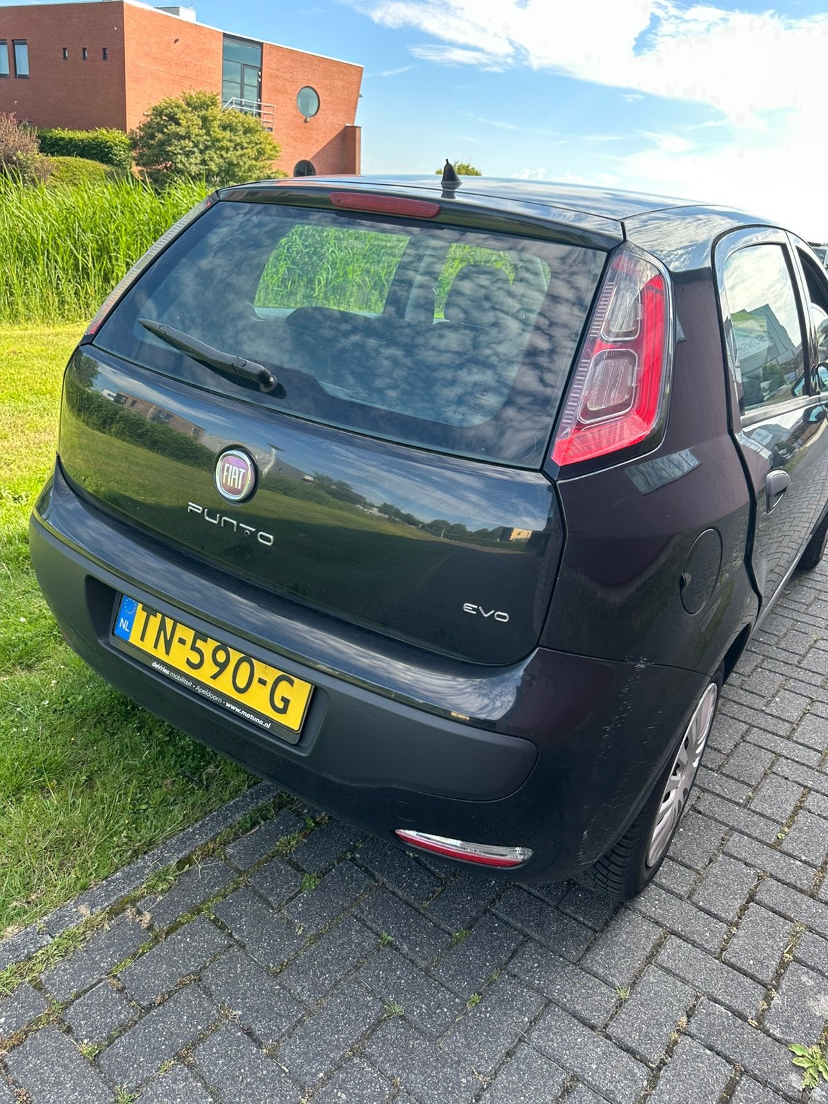 Fiat Punto 1.2 5DR 2010 Zwart 2010 (Met Schade), Auto's, Fiat, Particulier, Punto, Benzine, C, Hatchback, Handgeschakeld, Geïmporteerd