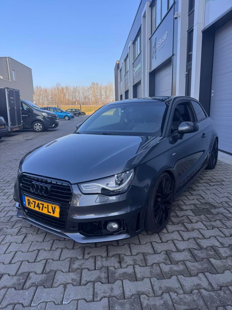 Audi A1 , 3X S Line, volledig gereviseerd!, A1, Zwart, 4 stoelen, Leder