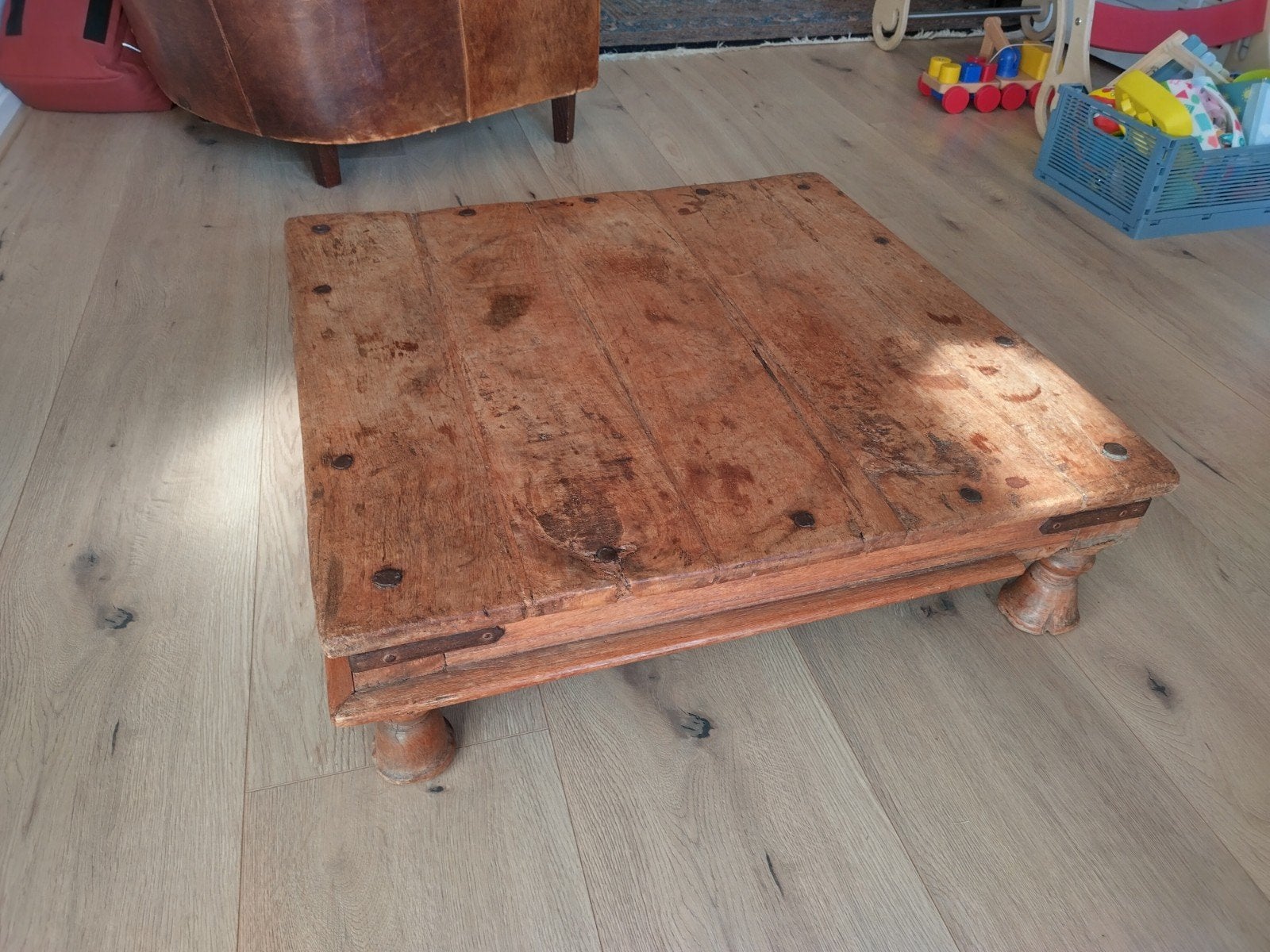 Antieke massief houten salontafel 70x70x20 cm, Indiaas Bajot, Ophalen