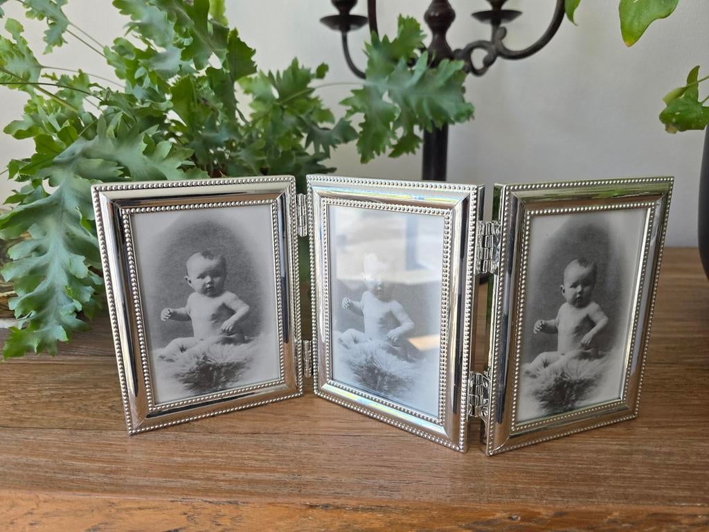 Zilverkleurige drieluik fotolijst voor 3 foto's, Minder dan 50 cm, Metaal of Aluminium, Ophalen of Verzenden, Zo goed als nieuw