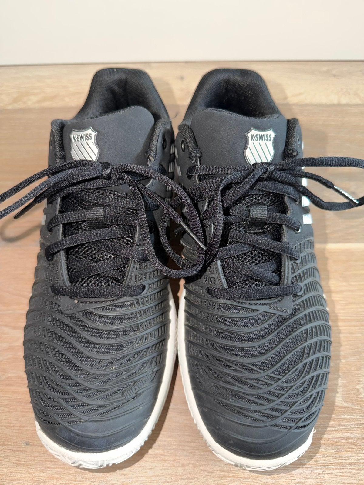 K-Swiss Dames Tennisschoenen Zwart - Maat 39.5, Ophalen of Verzenden, Zo goed als nieuw, Sportschoenen, Zwart