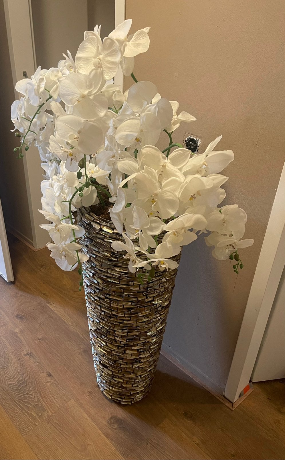 schelpen vaas met orchideeen, Ophalen, Zo goed als nieuw