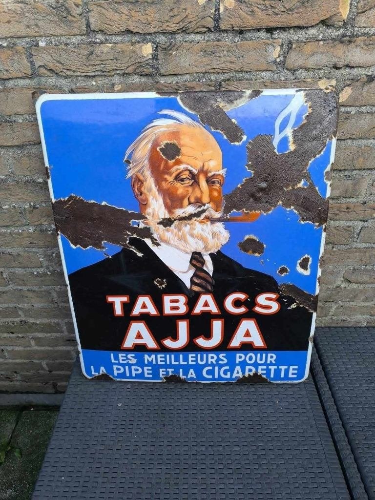 emaillebord Tabacs Ajja 1935, Ophalen of Verzenden, Gebruikt, Reclamebord