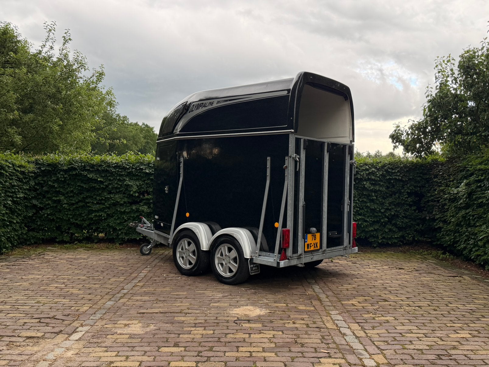 Prachtig mooie atec 1.5 paards trailer, zadelkamer alu vloer, Ophalen, Aluminium, Zo goed als nieuw, 1½-paards trailer