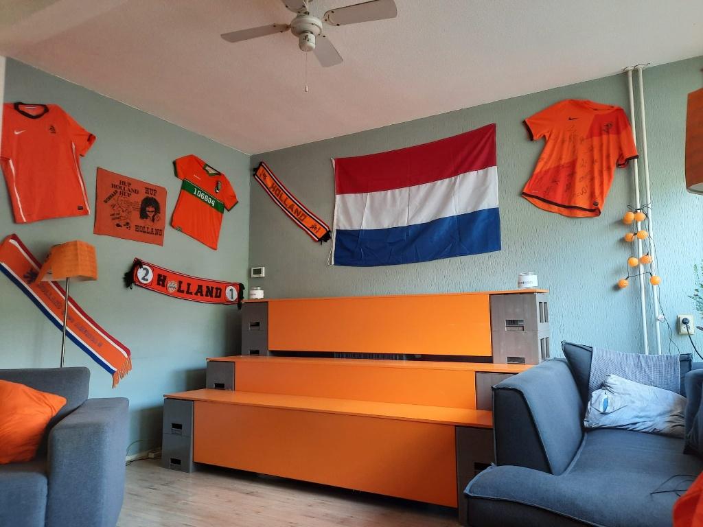 houten wk tribune, Ophalen, Zo goed als nieuw