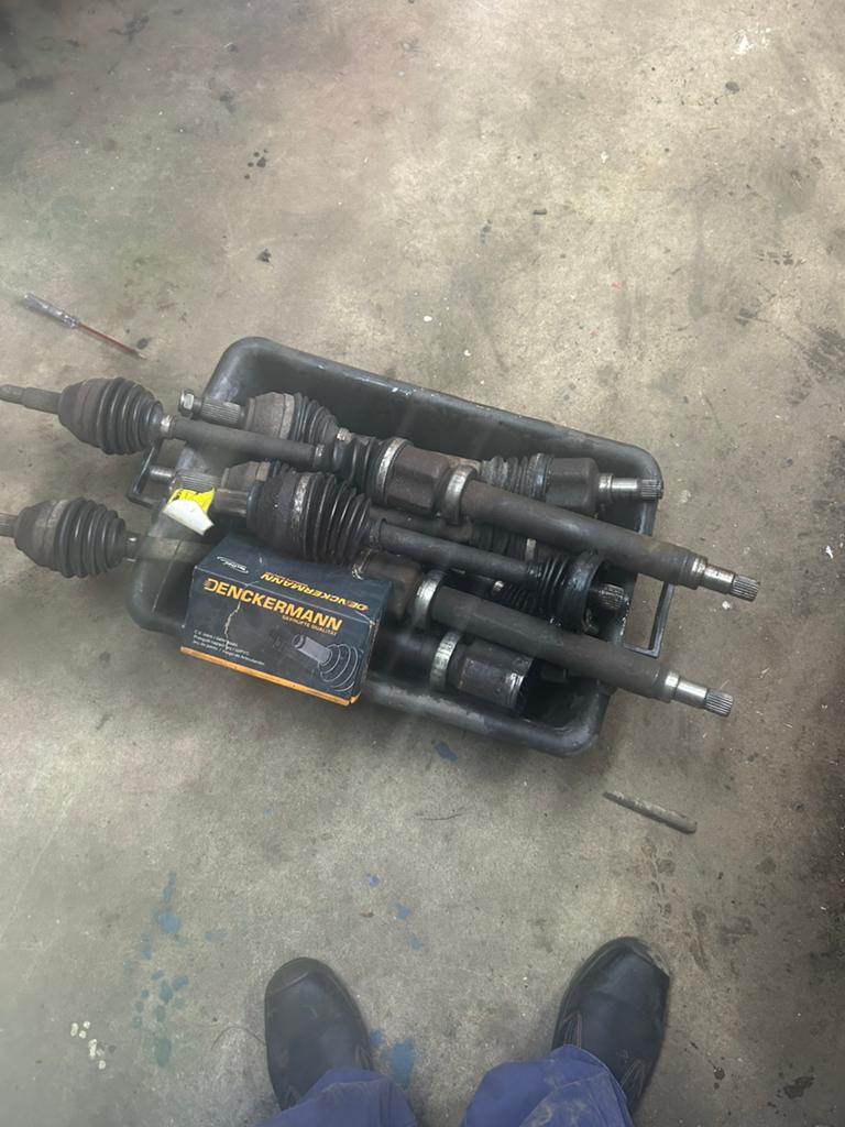 Aandrijfassen Ford Fiesta St 150 en Mondeo, Auto diversen, Autosport-onderdelen, Ophalen, Gebruikt