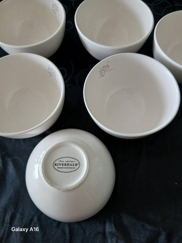 Riverdale service pure white met bloemetje, Ophalen, Overige typen, Zo goed als nieuw, Overige stijlen