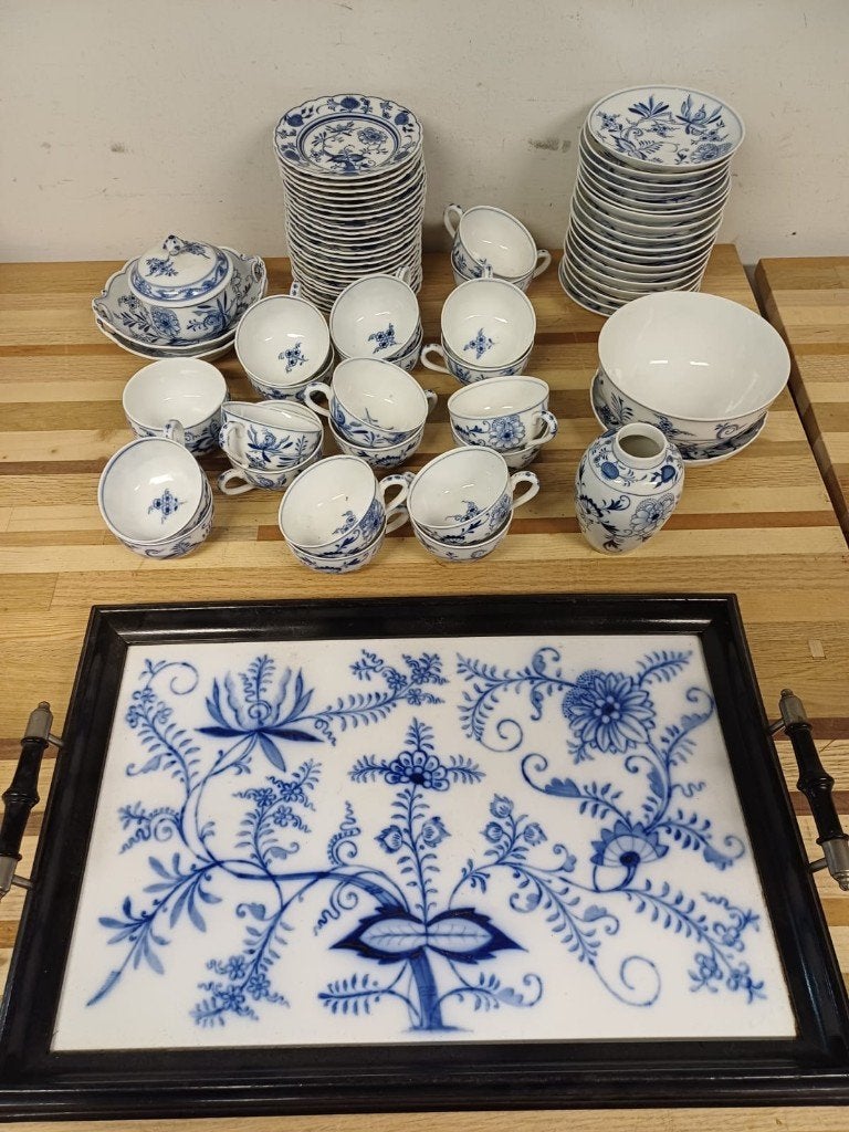 Huttensteinach servies met Zwiebelmuster motief - 68 delig, Ophalen of Verzenden