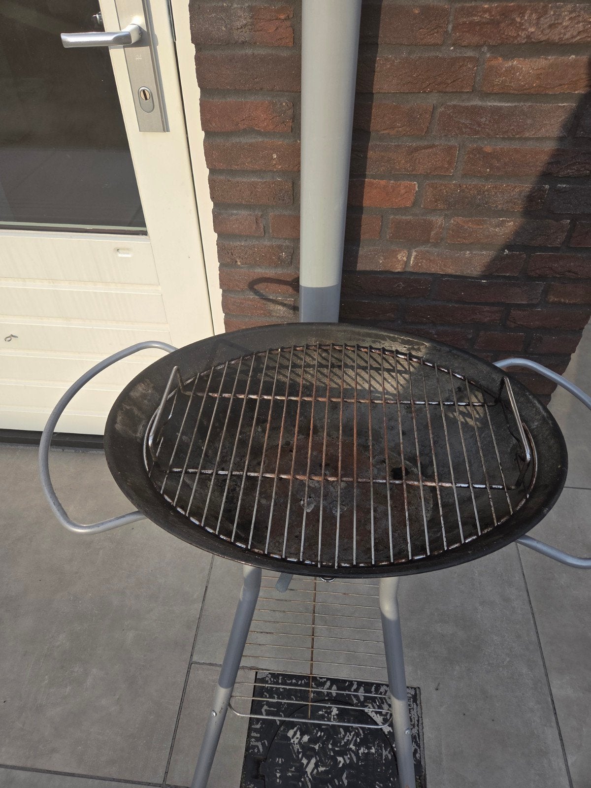Zwarte Kogelbarbecue met Deksel - Gebruikt, Ophalen, Gebruikt, Onbekend