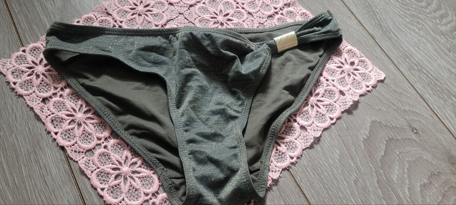 Primark Bikini Broekje Maat 38 Groen met Glitter, Kleding | Dames, Badmode en Zwemkleding, Primark, Ophalen of Verzenden, Zo goed als nieuw